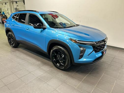 GKN MARINA BLUE METALLIC 2026 Chevrolet Trax LT