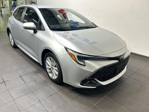 Classic Silver Metallic 2025 Toyota Corolla SE