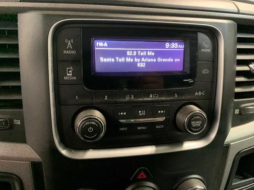 2017 RAM 2500 Tradesman Crew Cab 4x4 6'4' Box