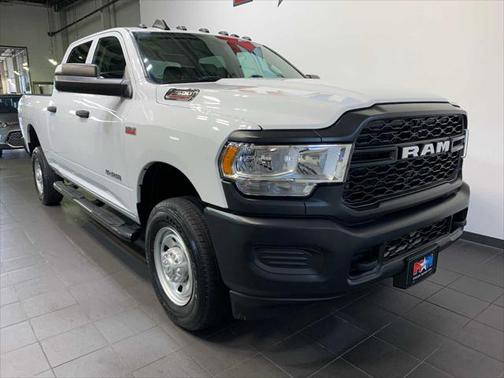 2020 RAM 2500 Tradesman Crew Cab 4X4 6'4' Box