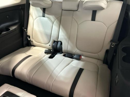 Solar Silver Metallic 2026 Honda Pilot Touring 8-Passenger