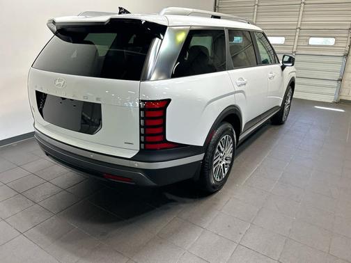 Creamy White Pearl 2026 Hyundai PALISADE SEL 7P
