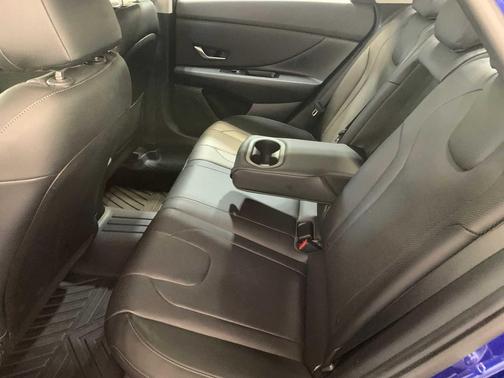 2022 Hyundai ELANTRA Limited