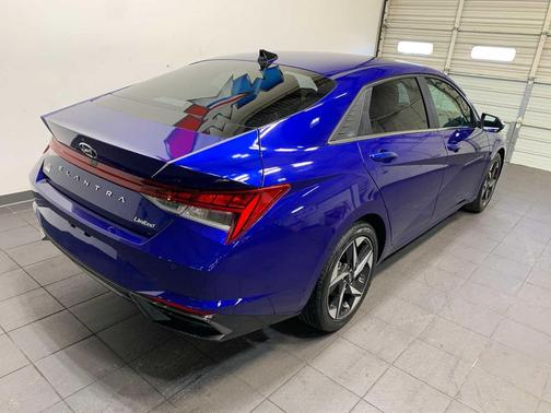 2022 Hyundai ELANTRA Limited
