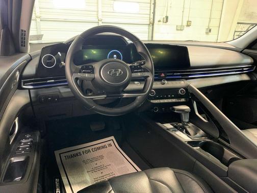 2022 Hyundai ELANTRA Limited