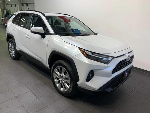 2025 Toyota RAV4 XLE Premium