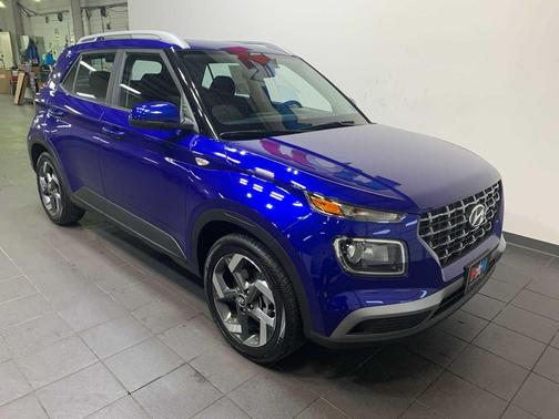 2024 Hyundai VENUE SEL