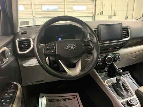 2024 Hyundai VENUE SEL