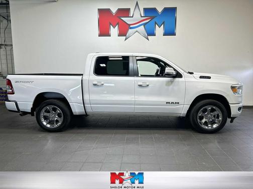 Bright White Clearcoat 2022 RAM 1500 Big Horn/Lone Star