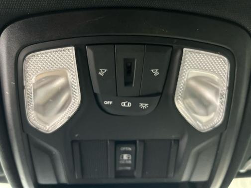 Bright White Clearcoat 2022 RAM 1500 Big Horn/Lone Star
