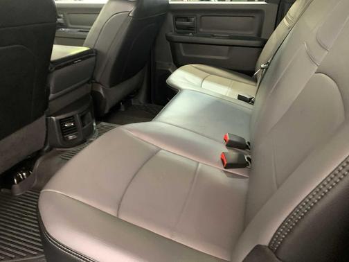 2024 RAM 2500 Tradesman Crew Cab 4x4 6'4' Box