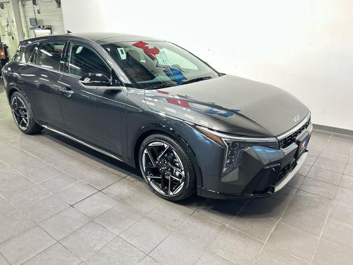 INSTELLAR GRAY 2026 Kia K4 GT-Line