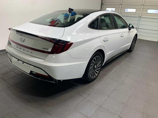 2023 Hyundai SONATA Hybrid Limited