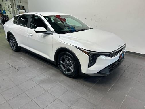 Snow White Pearl 2026 Kia K4 LXS
