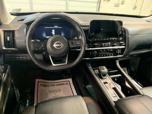 2024 Nissan Pathfinder Platinum FWD