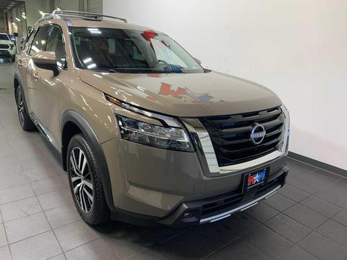 2024 Nissan Pathfinder Platinum FWD