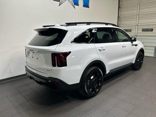Glacial White Pearl 2026 Kia Sorento EX