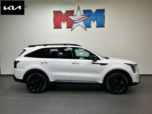 Glacial White Pearl 2026 Kia Sorento EX