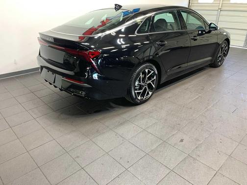 2026 Kia K5 EX
