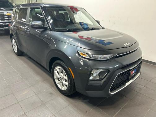 Gravity Gray 2022 Kia Soul LX