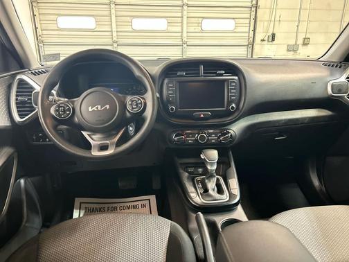 Gravity Gray 2022 Kia Soul LX