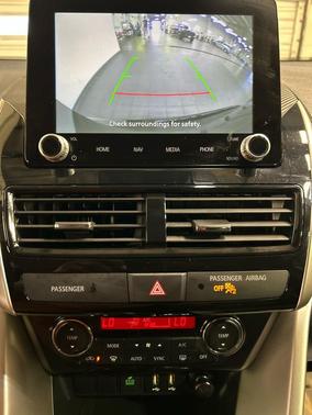 Labrador Black Pearl 2024 Mitsubishi Eclipse Cross SE