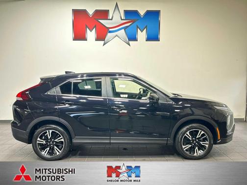 Labrador Black Pearl 2024 Mitsubishi Eclipse Cross SE