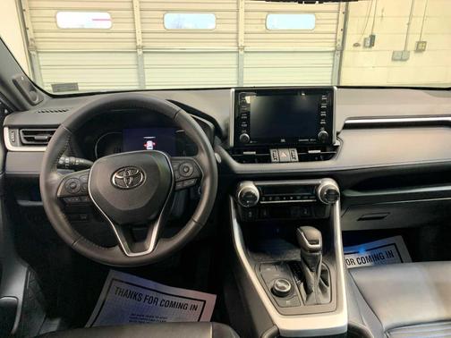 2020 Toyota RAV4 Hybrid SE