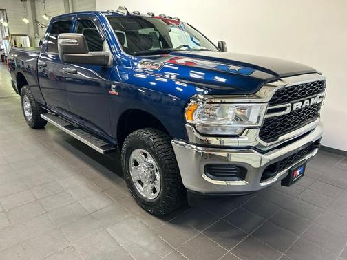 Patriot Blue Pearlcoat 2024 RAM 2500 Tradesman Crew Cab 4x4 6'4' Box