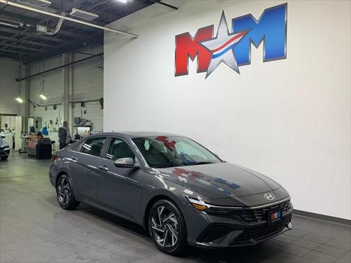 2025 Hyundai ELANTRA Limited