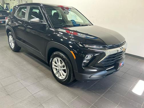 Mosaic Black Metallic 2024 Chevrolet Trailblazer LS