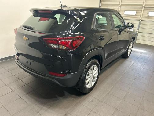 Mosaic Black Metallic 2024 Chevrolet Trailblazer LS