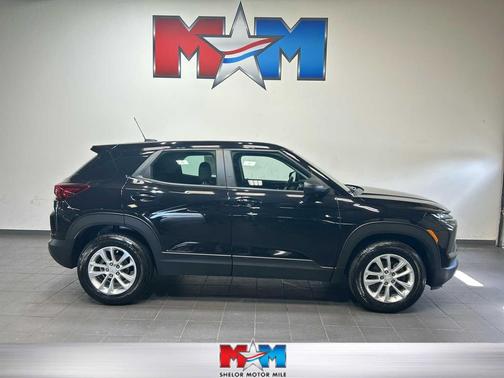 Mosaic Black Metallic 2024 Chevrolet Trailblazer LS