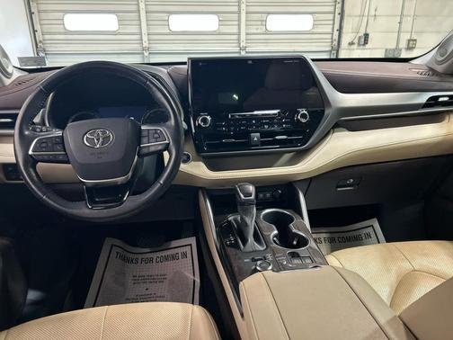 Blizzard Pearl 2020 Toyota Highlander Limited