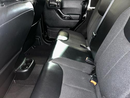 Black Clearcoat 2017 Jeep Wrangler Unlimited Winter 4x4