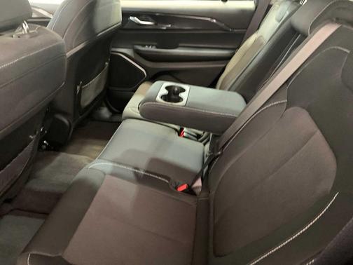 2021 Jeep Grand Cherokee L Laredo