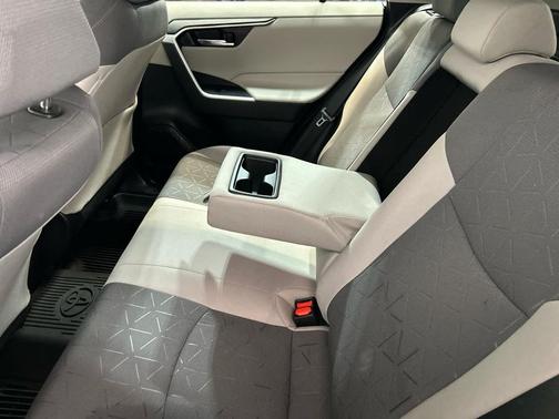 Magnetic Gray Metallic 2021 Toyota RAV4 Hybrid XLE