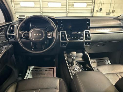 Everlasting Silver 2022 Kia Sorento S