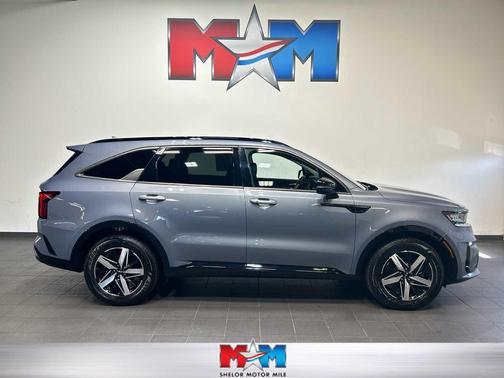 Everlasting Silver 2022 Kia Sorento S