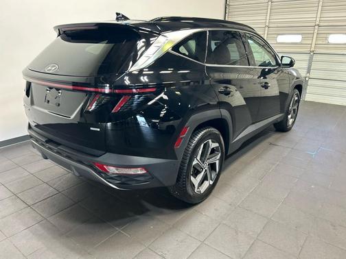 Phantom Black 2022 Hyundai TUCSON Limited