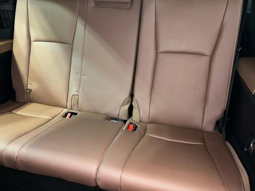 Wind Chill Pearl 2026 Toyota Grand Highlander Hybrid Platinum MAX