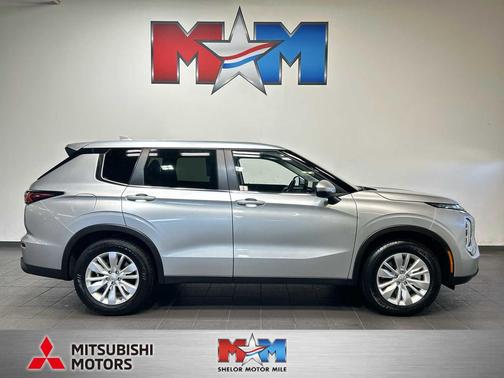 Alloy Silver Metallic 2025 Mitsubishi Outlander ES S-AWC