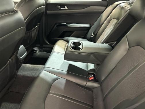Glacial White Pearl 2024 Kia K5 GT-Line