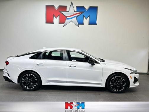 Glacial White Pearl 2024 Kia K5 GT-Line