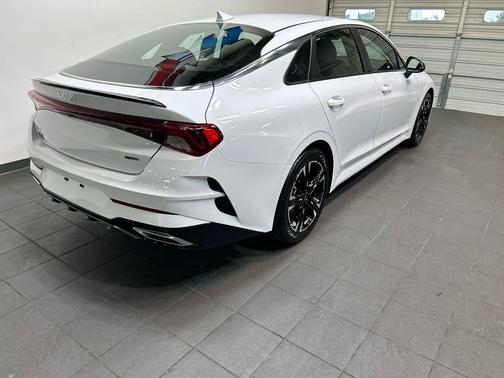 Glacial White Pearl 2024 Kia K5 GT-Line