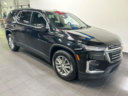 Mosaic Black Metallic 2024 Chevrolet Traverse LT Cloth