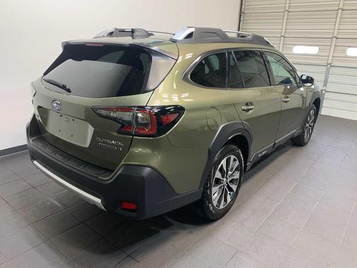 2025 Subaru Outback Touring XT