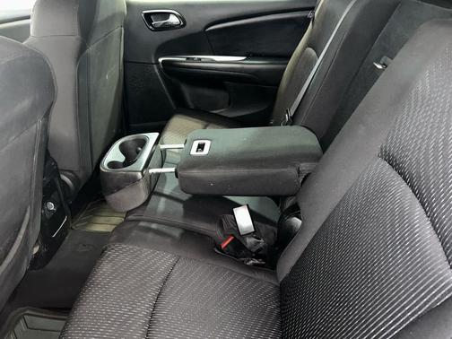 Granite Pearlcoat 2018 Dodge Journey SE