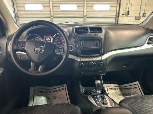 Granite Pearlcoat 2018 Dodge Journey SE