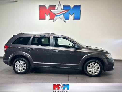 Granite Pearlcoat 2018 Dodge Journey SE